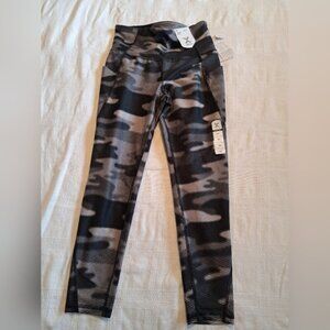 Xersion women's Medium 7/8 Ankle leggings, high rise black with gray camo NWT